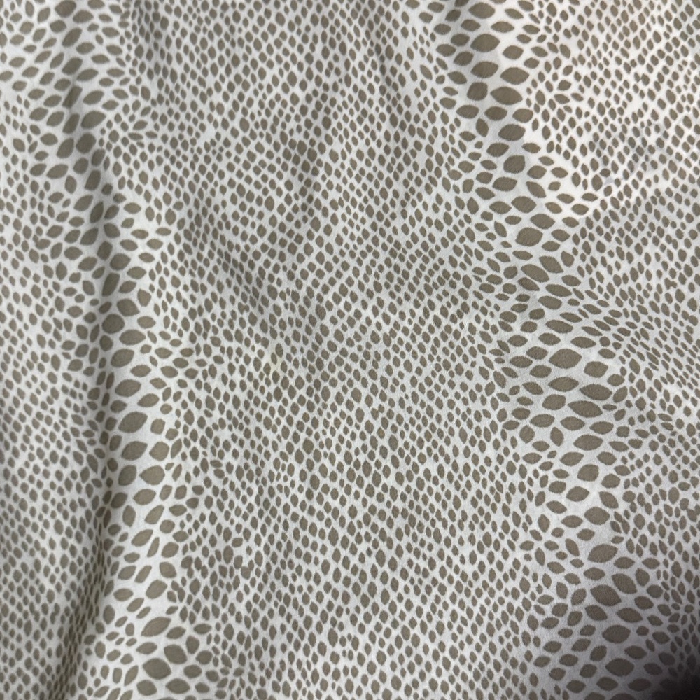 DR2 Beige Patterned Ruffle Top - Picture 2 of 4